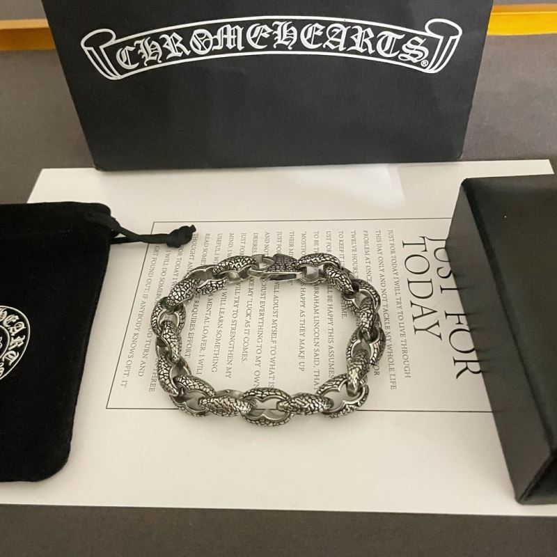 Ch**me He**ts bracelets